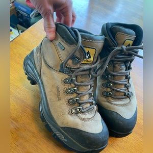 Vasque hiking shoes